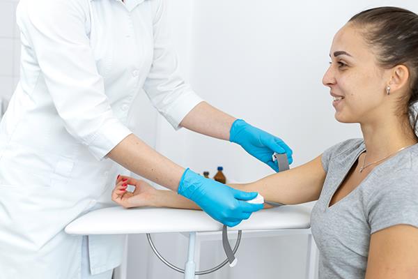 COMPLETE HEALTH CHECK WITH VITAMIN(122TEST)